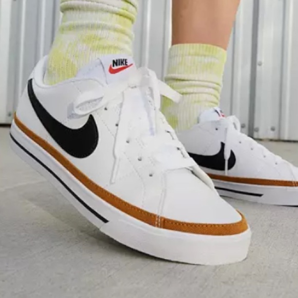 Nike White and Gold Sneakers